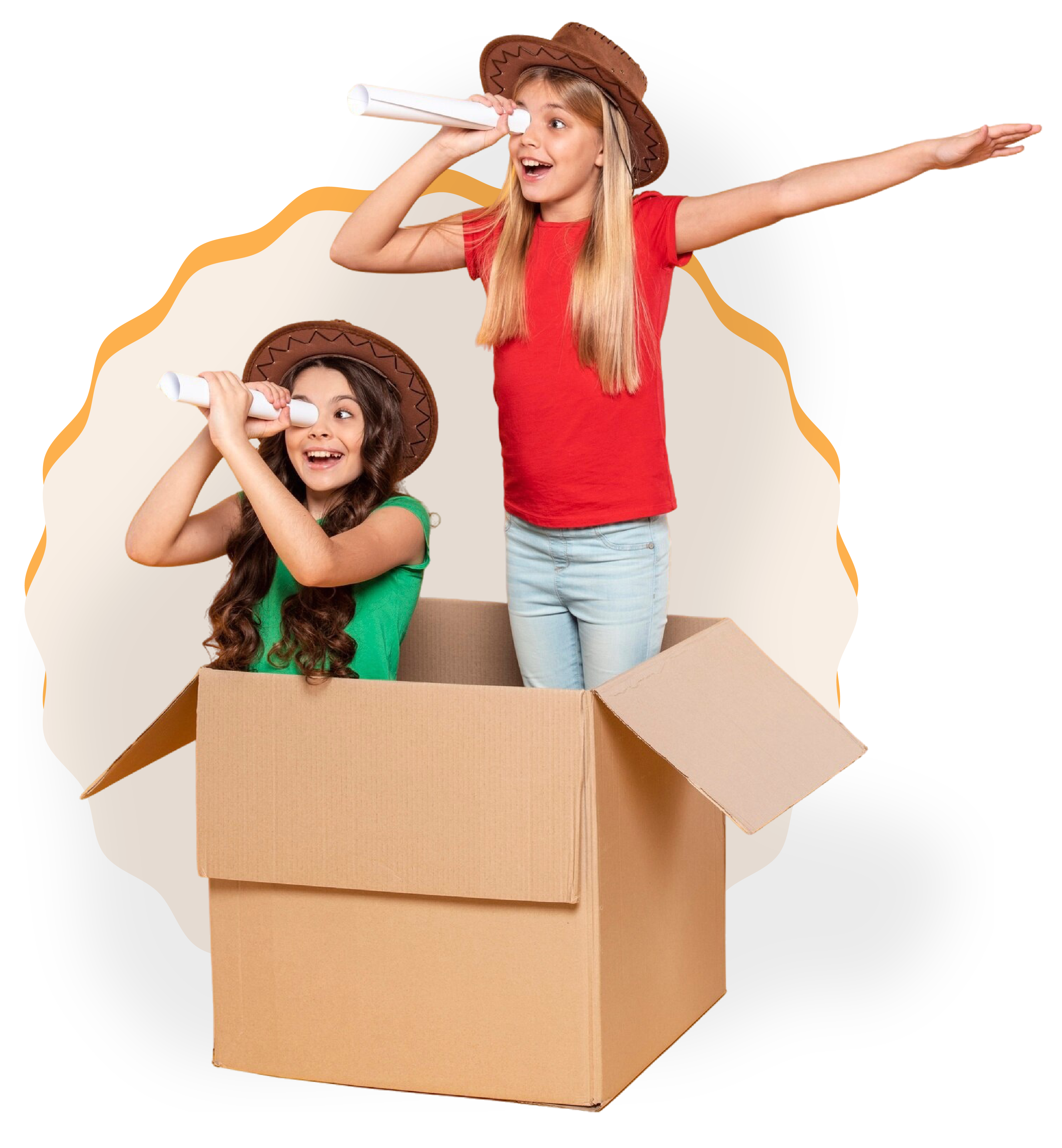 Duas crianças vestidas de exploradoras com binóculos numa caixa de cartão